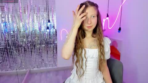 Ariana online show from December 16, 2025, 2:33 pm