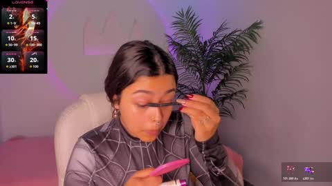 Ariana  online show from November 19, 2025, 12:49 pm