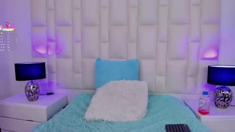  ariana  online show from March 4, 2025, 7:22 pm