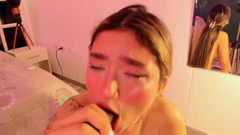 Snapshot of ariana_villada chatting on January 18, 2025, 6:45 am Ari online show from January 18, 2025, 6:45 am