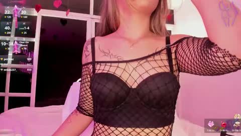 Snapshot of ariana_villada chatting on February 19, 2025, 5:38 am Ari online show from February 19, 2025, 5:38 am