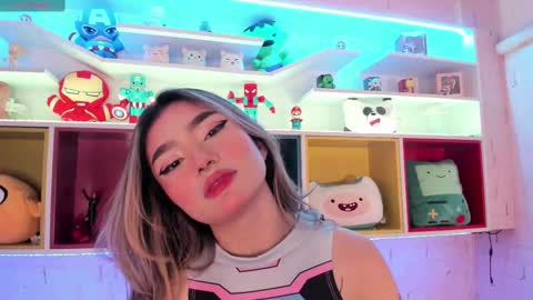 Snapshot of ariana_villada chatting on March 2, 2025, 3:24 am Ari online show from March 2, 2025, 3:24 am