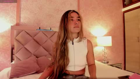 Snapshot of ariana_villada chatting on September 22, 2025, 3:08 am Ari online show from September 22, 2025, 3:08 am