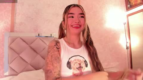 Snapshot of ariana_villada chatting on October 15, 2025, 3:39 am Ari online show from October 15, 2025, 3:39 am