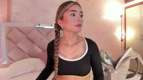 Snapshot of ariana_villada chatting on October 18, 2025, 12:13 am Ari online show from October 18, 2025, 12:13 am