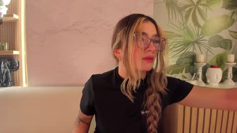 Snapshot of ariana_villada chatting on November 9, 2025, 3:05 am Ari online show from November 9, 2025, 3:05 am