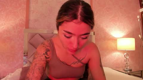 Snapshot of ariana_villada chatting on December 3, 2025, 3:14 am Ari online show from December 3, 2025, 3:14 am