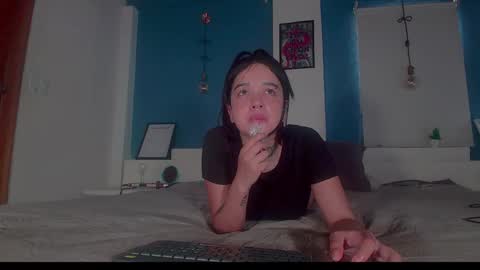 Snapshot of ariana_whitee chatting on November 17, 2025, 2:34 pm ariana_whitee online show from November 17, 2025, 2:34 pm