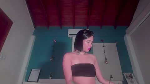 Snapshot of ariana_whitee chatting on November 23, 2025, 3:28 am ariana_whitee online show from November 23, 2025, 3:28 am