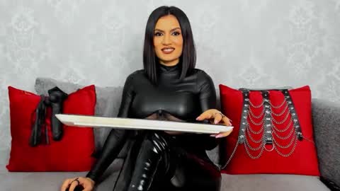 Arianaawild online show from December 1, 2025, 6:35 pm