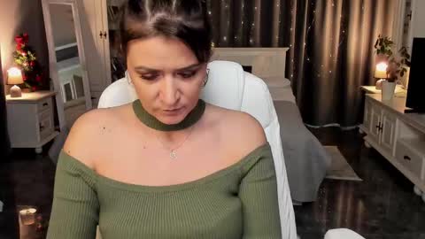 Snapshot of arianasage_ chatting on December 14, 2025, 12:54 pm Ana online show from December 14, 2025, 12:54 pm