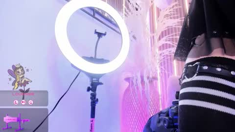 Snapshot of arianasantana chatting on November 17, 2025, 12:44 pm Ari online show from November 17, 2025, 12:44 pm