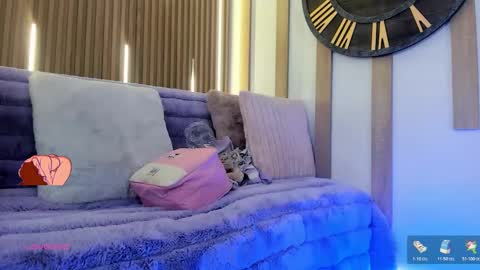 Snapshot of arianasantana chatting on November 19, 2025, 1:22 pm Ari online show from November 19, 2025, 1:22 pm