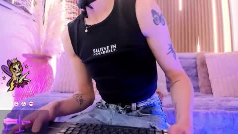 Snapshot of arianasantana chatting on November 24, 2025, 12:49 pm Ari online show from November 24, 2025, 12:49 pm