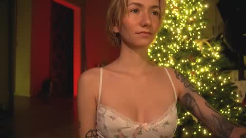 Snapshot of arianna_richi chatting on December 17, 2024, 5:40 am Olivka online show from December 17, 2024, 5:40 am