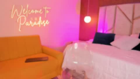 Arianna online show from March 4, 2025, 11:00 pm