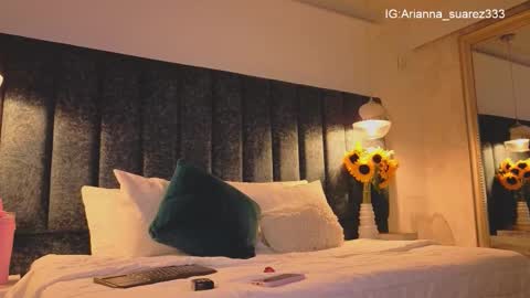 Arianna online show from October 22, 2025, 7:46 pm