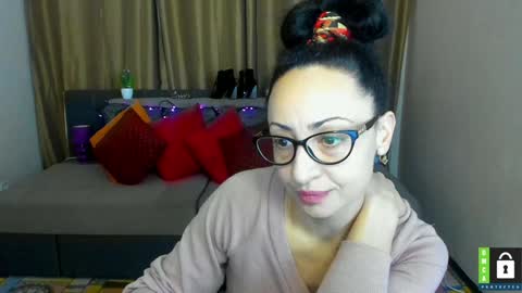 Snapshot of arianna_tifany chatting on January 6, 2025, 6:25 am Arianna online show from January 6, 2025, 6:25 am