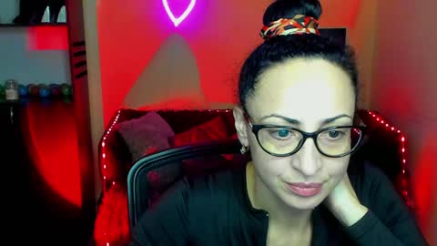 Snapshot of arianna_tifany chatting on January 12, 2025, 12:23 pm Arianna online show from January 12, 2025, 12:23 pm