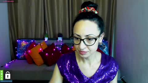 Snapshot of arianna_tifany chatting on January 14, 2025, 6:28 pm Arianna online show from January 14, 2025, 6:28 pm