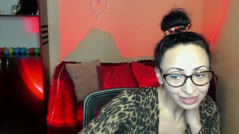 Snapshot of arianna_tifany chatting on January 16, 2025, 3:35 pm Arianna online show from January 16, 2025, 3:35 pm