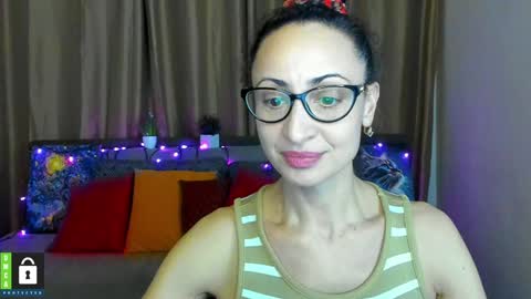 Snapshot of arianna_tifany chatting on January 19, 2025, 12:28 pm Arianna online show from January 19, 2025, 12:28 pm