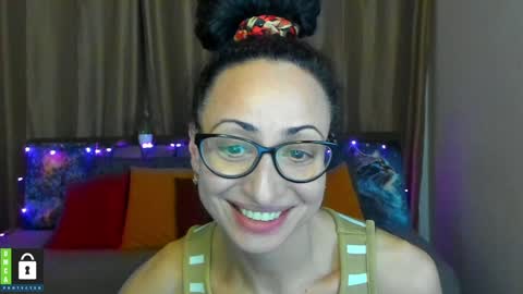 Snapshot of arianna_tifany chatting on January 19, 2025, 3:32 pm Arianna online show from January 19, 2025, 3:32 pm