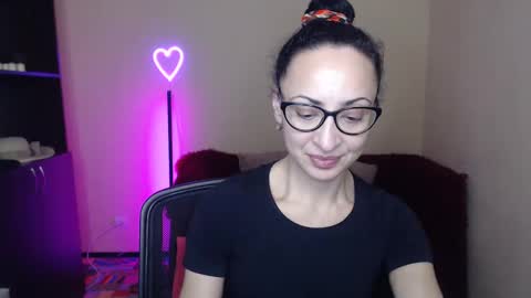 Snapshot of arianna_tifany chatting on February 1, 2025, 6:29 pm Arianna online show from February 1, 2025, 6:29 pm