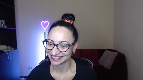 Snapshot of arianna_tifany chatting on February 7, 2025, 6:24 am Arianna online show from February 7, 2025, 6:24 am