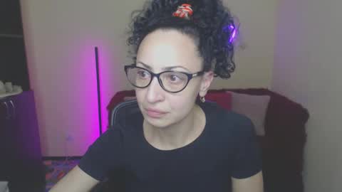 Snapshot of arianna_tifany chatting on February 23, 2025, 6:23 pm Arianna online show from February 23, 2025, 6:23 pm