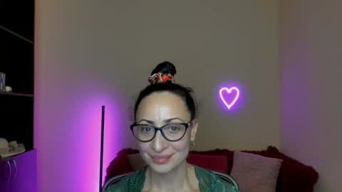 Snapshot of arianna_tifany chatting on February 25, 2025, 6:42 pm Arianna online show from February 25, 2025, 6:42 pm