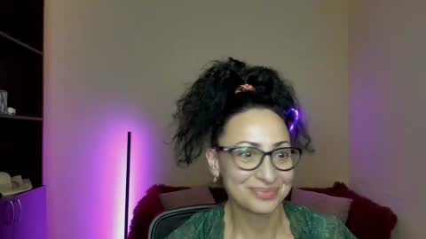 Snapshot of arianna_tifany chatting on February 25, 2025, 9:46 pm Arianna online show from February 25, 2025, 9:46 pm