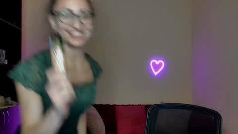 Snapshot of arianna_tifany chatting on March 12, 2025, 5:35 am Arianna online show from March 12, 2025, 5:35 am