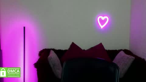 Snapshot of arianna_tifany chatting on October 19, 2025, 5:24 pm Arianna online show from October 19, 2025, 5:24 pm