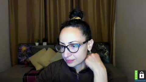Snapshot of arianna_tifany chatting on November 23, 2025, 6:30 pm Arianna online show from November 23, 2025, 6:30 pm