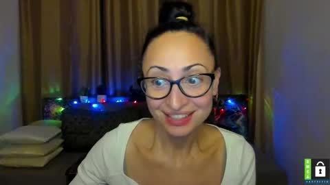 Snapshot of arianna_tifany chatting on November 27, 2025, 6:48 am Arianna online show from November 27, 2025, 6:48 am