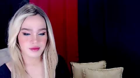 Snapshot of arianne_xoxo777 chatting on December 3, 2024, 8:27 am ARIANNE CUMS online show from December 3, 2024, 8:27 am