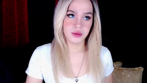 Snapshot of arianne_xoxo777 chatting on January 27, 2025, 1:37 am ARIANNE CUMS online show from January 27, 2025, 1:37 am