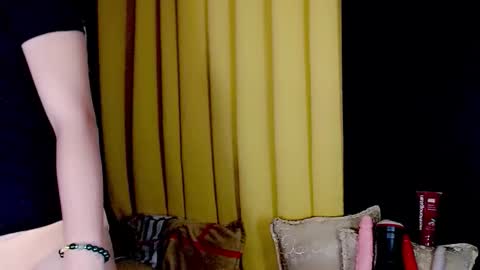 Snapshot of arianne_xoxo777 chatting on September 14, 2025, 9:58 pm ARIANNE CUMS online show from September 14, 2025, 9:58 pm