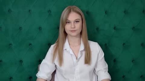 Aria online show from October 7, 2025, 5:21 pm