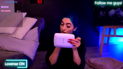 Snapshot of ariaxstark chatting on September 29, 2025, 8:24 pm Aria online show from September 29, 2025, 8:24 pm