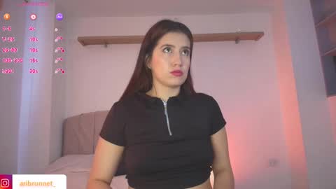  Ari Just Ari online show from November 15, 2025, 5:09 pm