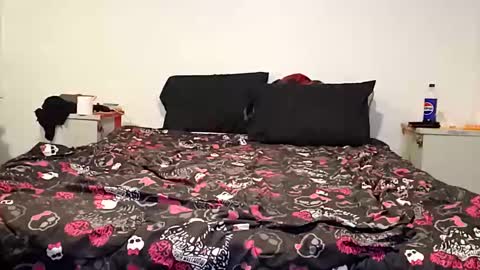 Snapshot of aricsoro69 chatting on November 17, 2025, 2:23 pm Sophie girard online show from November 17, 2025, 2:23 pm