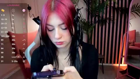 Snapshot of arielabradberry chatting on February 23, 2025, 5:39 pm Ariel online show from February 23, 2025, 5:39 pm
