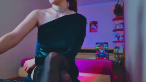 arielstonks_lovee online show from January 7, 2025, 8:03 am