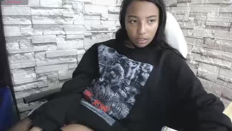 Snapshot of arietta_ chatting on February 18, 2025, 12:17 pm ARIETTA online show from February 18, 2025, 12:17 pm