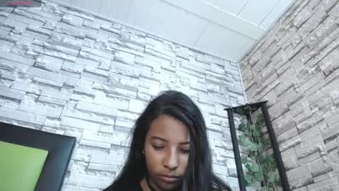 Snapshot of arietta_ chatting on February 21, 2025, 3:21 pm ARIETTA online show from February 21, 2025, 3:21 pm