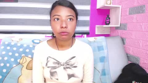 Snapshot of arietta_ chatting on December 4, 2025, 12:58 pm ARIETTA online show from December 4, 2025, 12:58 pm