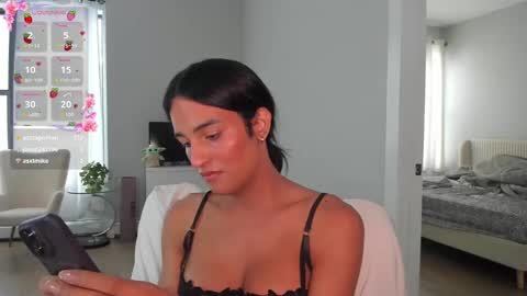 Snapshot of ariia1_ chatting on September 20, 2025, 5:36 pm Aria online show from September 20, 2025, 5:36 pm