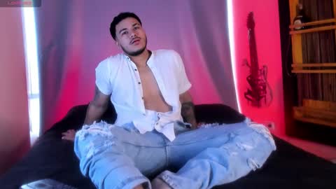 Snapshot of ariies13 chatting on November 18, 2025, 12:09 pm Ariies13 online show from November 18, 2025, 12:09 pm